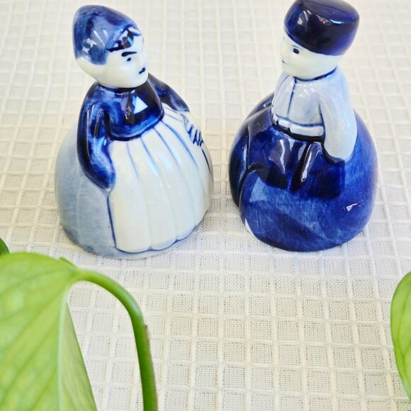 3/$55✌️ Vintage Mid Century Delft Blue Holland Couple Bells - Picture 5 of 5